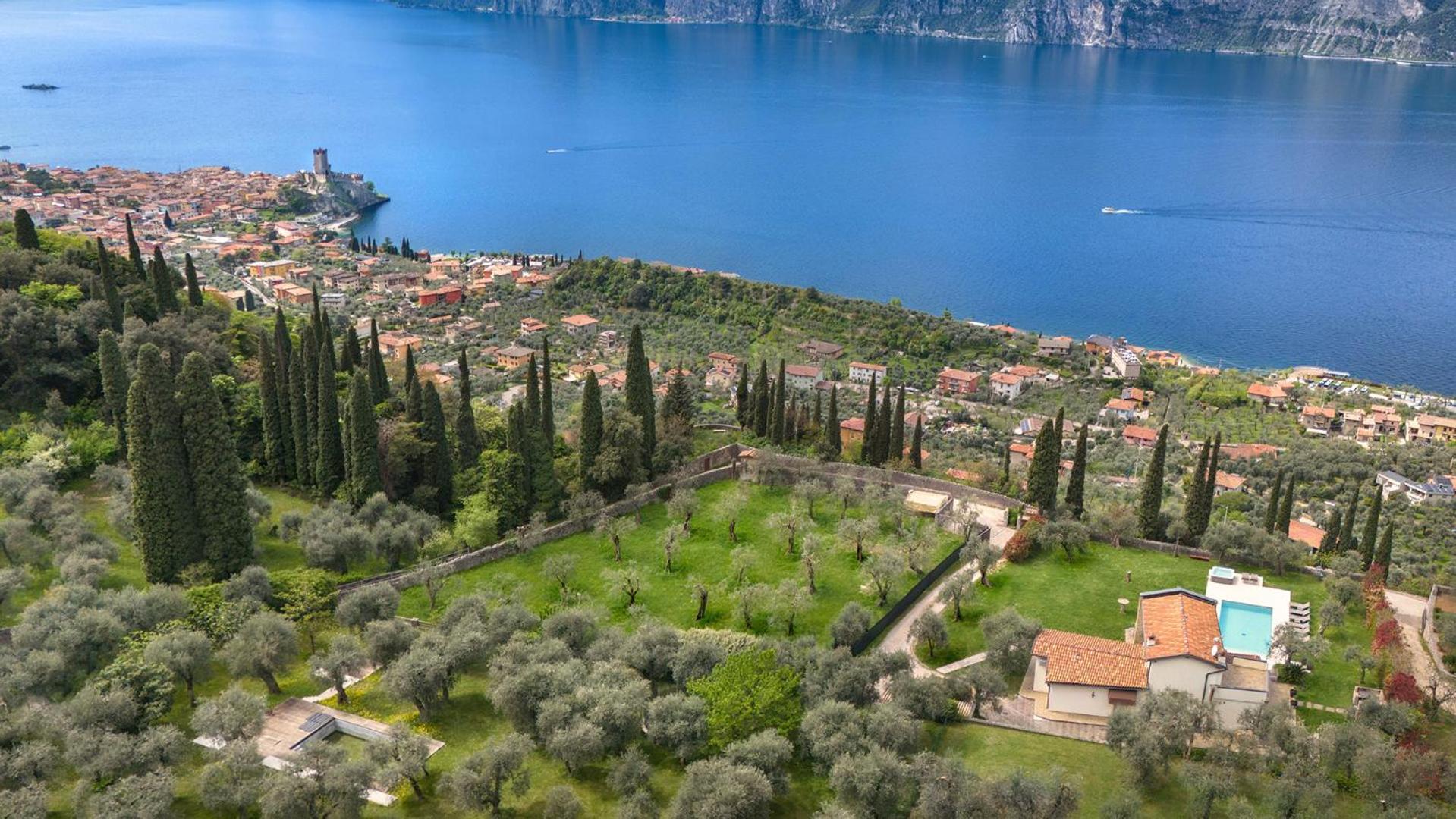 Villa Cipressi - Luxuri Lounge - Malcesine Eksteriør billede